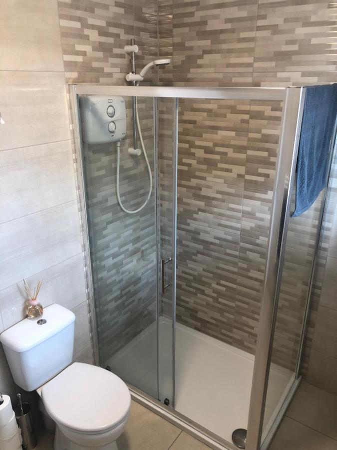 Cheerful 4 Bedroom Town House With Bbq, Galway Eksteriør billede