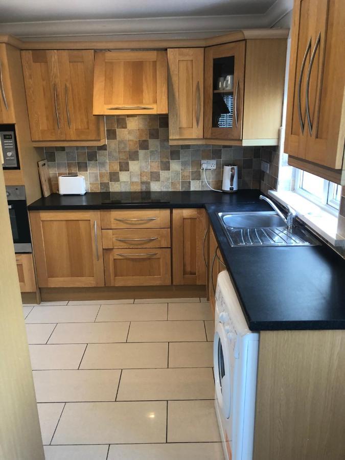 Cheerful 4 Bedroom Town House With Bbq, Galway Eksteriør billede